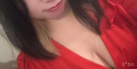 出勤🌸
うちくる時結構雨降ってた🥲
次の受付は13:15〜だよーー！
待ってるね✦ฺ