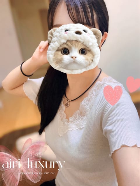 明日は14時〜上野にいます🍒
お部屋涼しくして待ってますね✨🍀