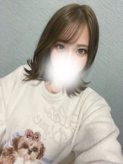 ずっと休みでごめんだよ🥲
わたし事待ってる人いるよね？いるよね？🥺🥺笑
もう少しまっててね♡