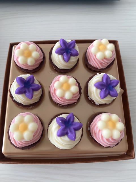 7月シフト🐠🪸🏄🏻‍♀️
先日かわいいお花のチョコいただきました🌸
ありがとうございます☺️

次回出勤は明日21(火)