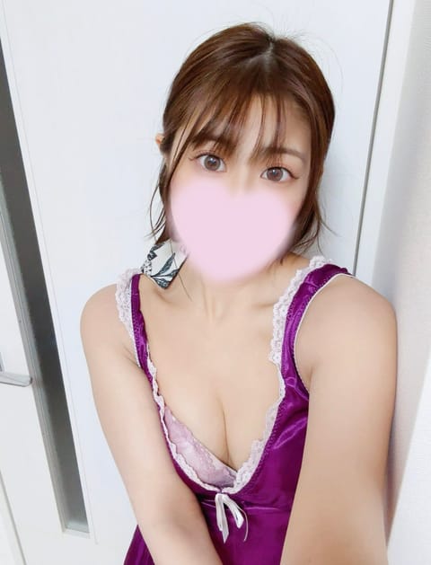 おはようございます☀
りこ今夜出勤です☺️
来週は予定が詰まってしまっていて
お休みの予定なので、
今夜来ていただけたら