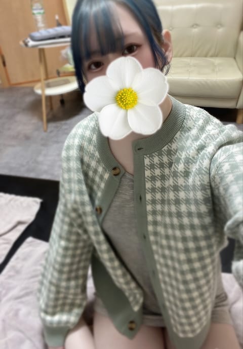 こんにちは〜🌸
今日は府中ルームに出勤してます
💎:12:30〜18:00
お待ちしてます🤍✨️