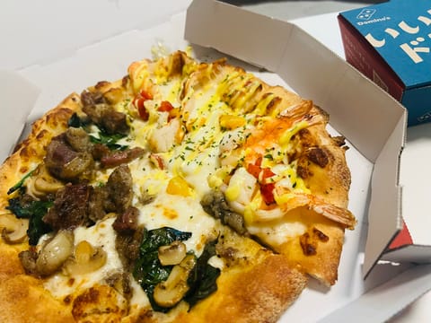 お蕎麦の前にピザパ🍕💖