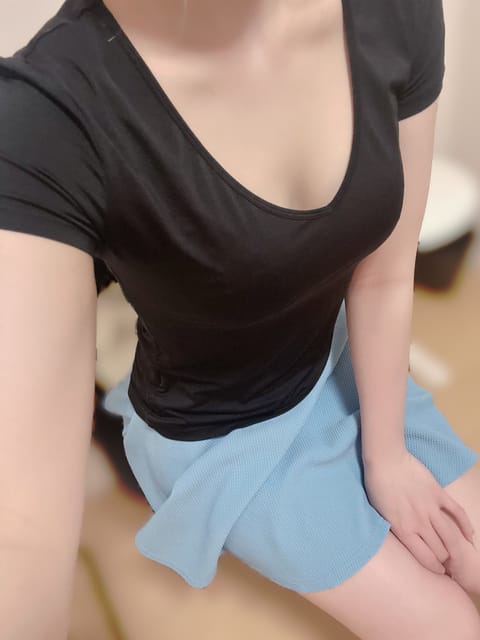 こんばんは🌙

ひさしぶりの更新になってしまいました…
あいにくの雨ですが、今日も朝まで上野います🌧

今週もお疲れさま