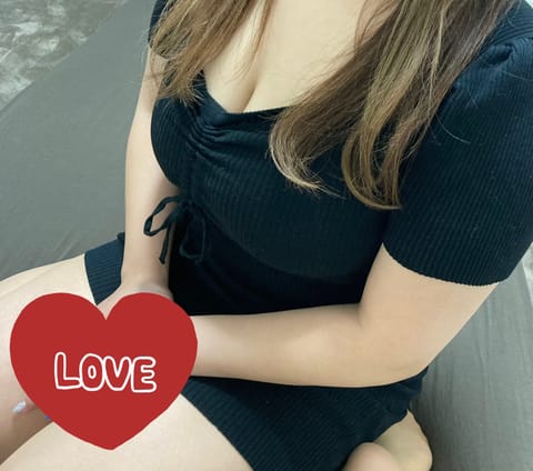 こんばんは♪Lindaのあいなです❣️

明日の出勤は、22:00〜2:00となってます🥺

お時間あるお兄様方、会いに