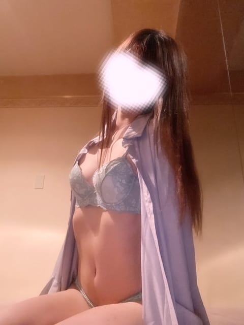 本日からまた1週間始まりましたね🪽
お仕事帰りのお兄様のお身体
しっかり解させてください☺️✨
13:00〜1:00まで