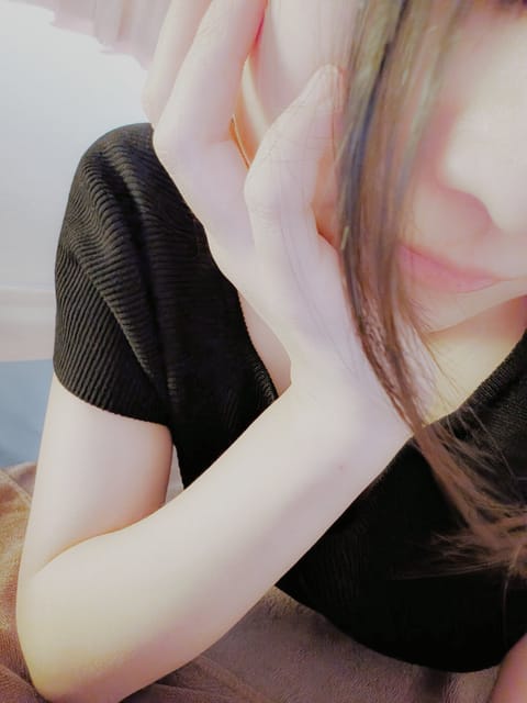 お仕事お疲れ様です😌
今日
21時〜 
出勤してます✨
お仕事で疲れた心と体ぜひ私に癒させてください♪
お待ちしておりま