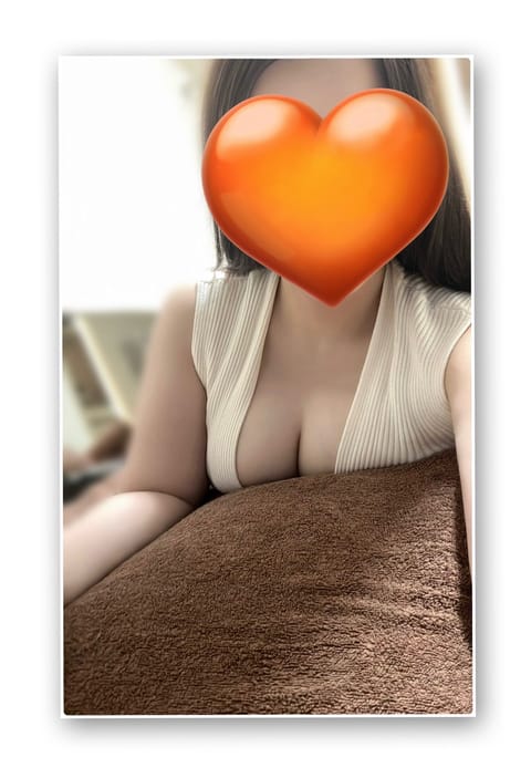 るみです！
昨日出勤でした！ご来店くださり感謝です！ありがとうございました🧡
今日も出勤しています！
是非お待ちしていま
