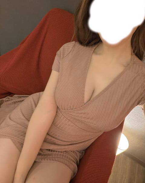 れいな久しぶりにいます🥹🩷❤️
レイナに会いたい人集合だよん🥰
高田馬場です😌