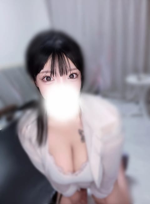 本日17:00🌙‐翌5:00☀までいます🌸
事前予約もありがと〜🤍✨
120%全力で癒しちゃうぞd(≧▽≦)♡
素敵なお