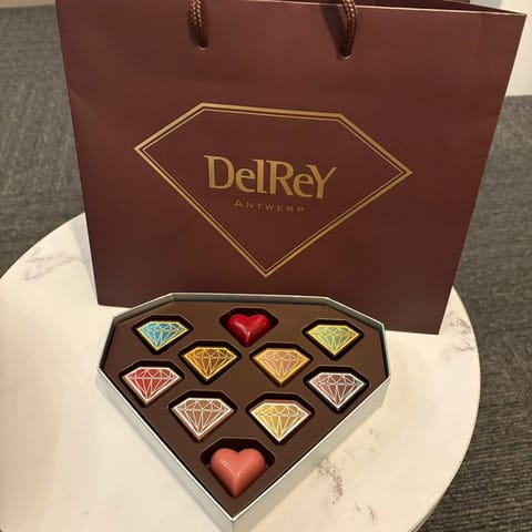 今日もありがとう🥰

またまた美味しいお菓子をいただきました🥹💖

私といえば甘いものっていうイメージらしいです☺️🍫
