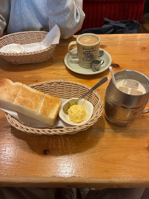 弟とコメダなう☕️

数日前から泊まりに来ていて、カップルに見えるけど顔がソックリだからすぐに血縁だと分かる☺️

もっ