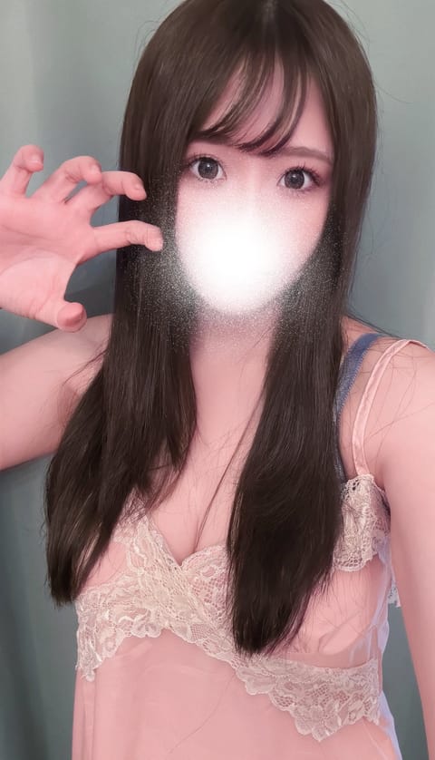 出勤しました^ᴗ  ᴗ^♩
今日は晴れだー☀️土日雨だっだから嬉しいね🎶
20時までいます(՞⸝⸝›  ‹⸝⸝՞)