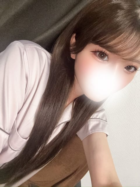 昨日はたくさんのお兄さんたちありがとうございました(ᴖ ᴖ  )♪
本日も11:00~5:00でいます❣️カラコンで目充