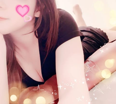 今日は遅めの出勤です。
会える人いるかなー？🫶

新大阪room 23:30-ラストまでいます。
寒いから、暖まりにきて