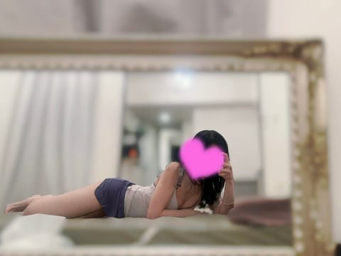 こんばんは🎵

本日21:00-3:00います🎵
先頭ご予約いただいてまして、
最短23:30-となります☺️☺️

足