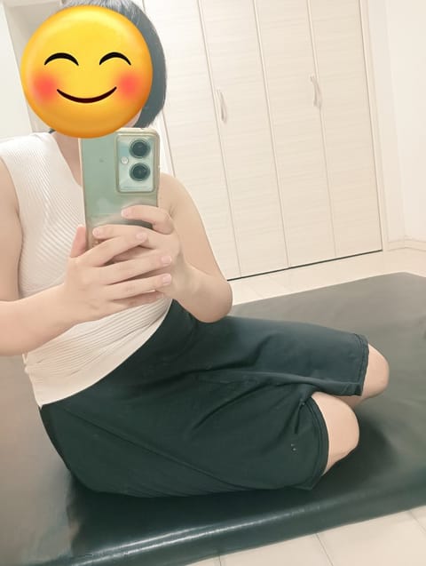 曇りだけど、今日も頑張ります☁️✨
11:00~20:00 まで出勤しています！
ご予約お待ちしています😊