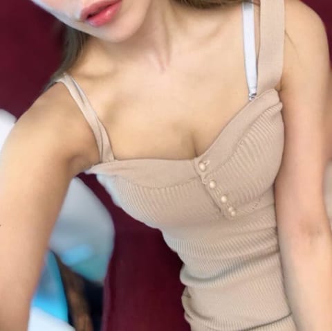 本日は12:00から出勤してます！
最短案内は、14:00過ぎになります🥰
本日出勤最終日です(((o(*ﾟ▽ﾟ*)o)