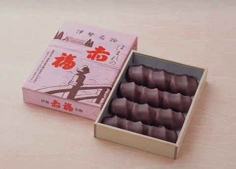 大好きなおばあちゃんがこの前、
人生で一度は『赤福』と『デメルチョコ』は食べなさい！って、ものすごい熱量でおすすめしてき