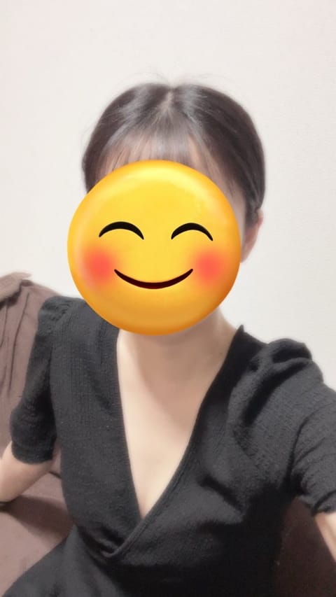 今日10時から14時まで出勤してます！

オムライスか鍋で言ったら、オムライスの方が好きです❤️