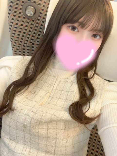 今日夜21時〜登戸ルームいます👼💕🈳は22時50分からです🍒ハーフツインしてるから見にきてね👸🏼💞寒いからりかがたくさん