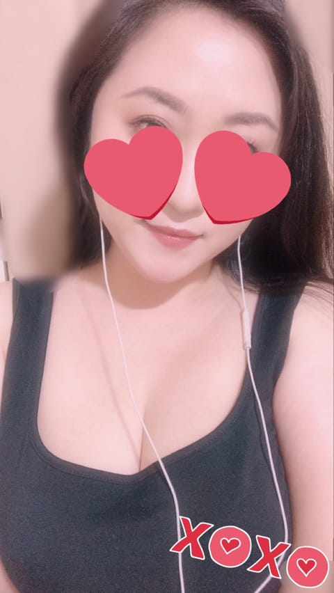 こんにちはみかです🍑🍑

今日も相変わらず暑い🥵
皆様熱中症には気を付けましょう🥤

今日は出勤前にアイスを食べに行こう