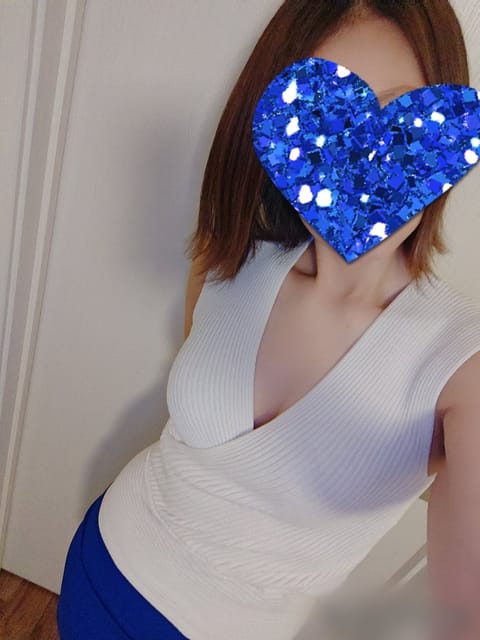 こんにちは😊

今日は初めて宇都宮出勤します✨
18時〜24時です！
多分宇都宮ルーム最初で最後かも…🤫

お問い合わせ