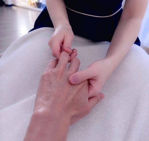 家に帰っても、心が休まらない人へ。

触れているあいだは、
安らげますように。

#ameri