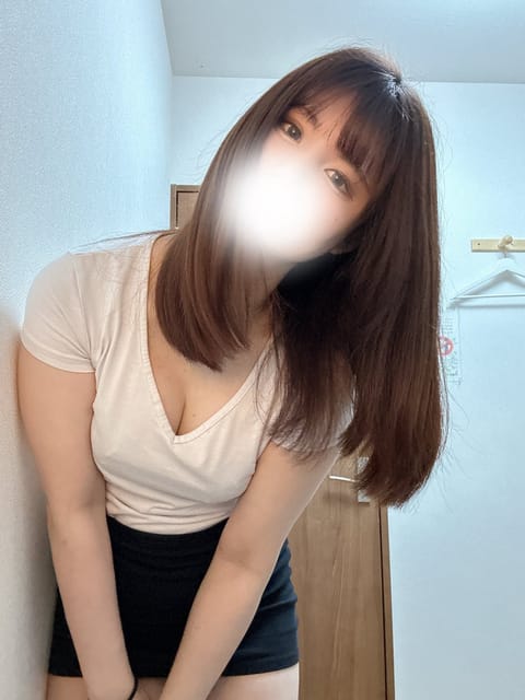 こんにちは！AQUA新人セラピスト鳴海はるです！🐰💕

本日も12:00~22:00、新横浜にて出勤です！

あなたにお