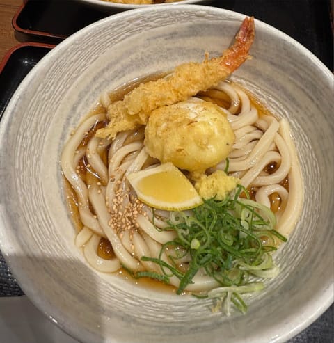 夏は冷たい麺ばっかり食べちゃう🍜な早瀬です(*´ω｀*)
本日もお待ちしております🌸
