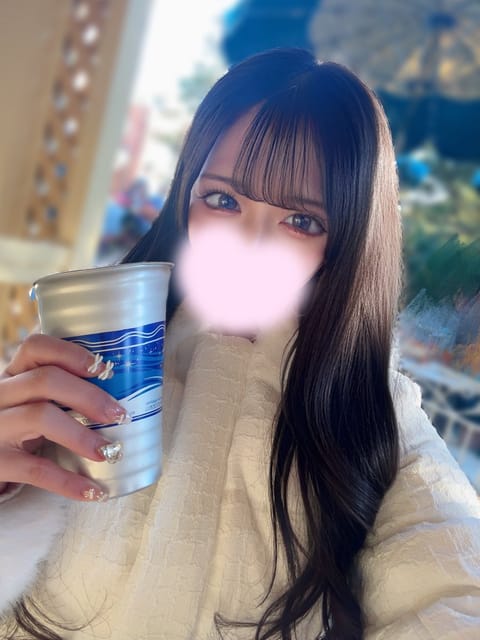 本日28日16-22渋谷ルーム
　　29日16-24麻布ルーム
出勤します🤍
前回お会いできなかったお兄様方ごめんなさい