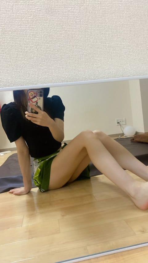 こんばんは😌3時まで居ます☺️✨
よろしくお願いいたします☘️
雨のせいで外ジメジメだね😖