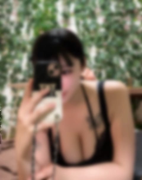 🈵枠完売ありがとうございました❁⃘
初めましてのお兄様も仲良し様もたくさん褒めてくれて嬉しい♡
8月後半もよろしくお願い
