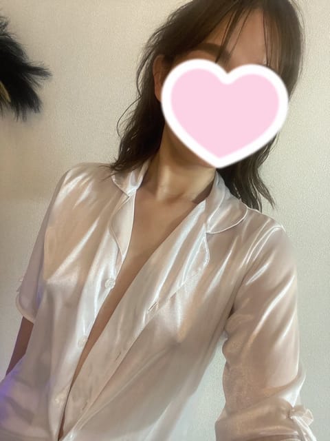今度9日の深夜出勤します〜！
会いにきてね♡
