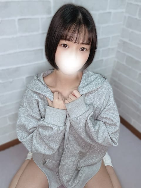 明日、恵比寿いるよ!!🏠💆‍♀️
雨なのかな〜…てるてる坊主作っておくか𖦹' ‐ '𖦹
傘持つの嫌いだから降りませんよう