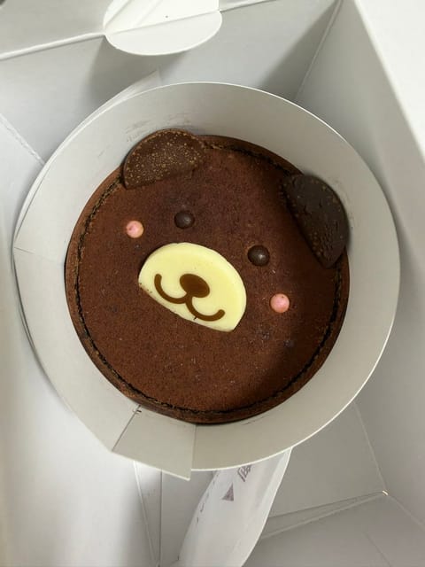 差し入れケーキ🐻
1人目のお兄様から頂いた差し入れは勤務中に完食してしまいました🥲
いつもありがとうございます😭
差し入