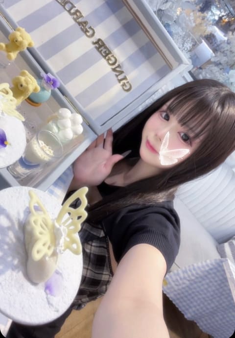 🎀シフト🎀
┈┈┈┈┈┈┈

6/23(火) 11-20
6/25(木) 11-20

┈┈┈┈┈┈┈┈┈┈
予定合う方