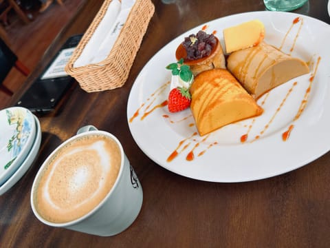 スマホが手から滑り落ちて
ケースにヒビが入ったから
新しいスマホケースに入れ替える時
再び落としてしまい
気持ち的には再