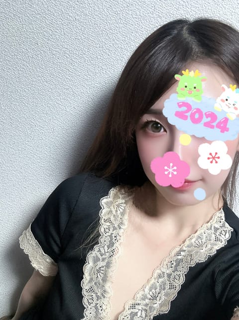 2024年初出勤です🎀
年末は体調崩してお休み頂いてすみませんでした~🥲
完全復活したりりにぜひ会いに来てください🩷🩷