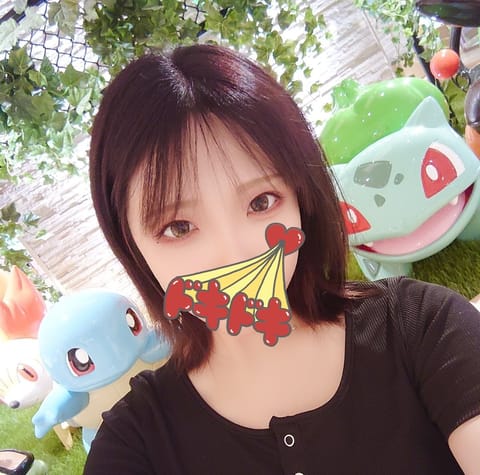 まつ毛美容液を愛用してはや五年…伸びたものの、要らぬところまで生えてくる有能すぎる奴🥺

先程伸びすぎて逆さまつ毛になっ