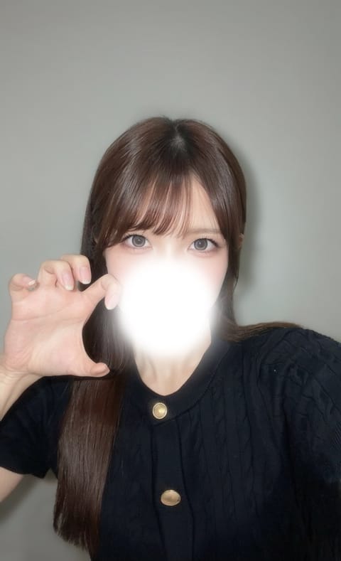 こんにちは☀️
本日12:00~20:00まで出勤します！
🈵12:00~13:40
🈳13:50~

お盆休みに入った