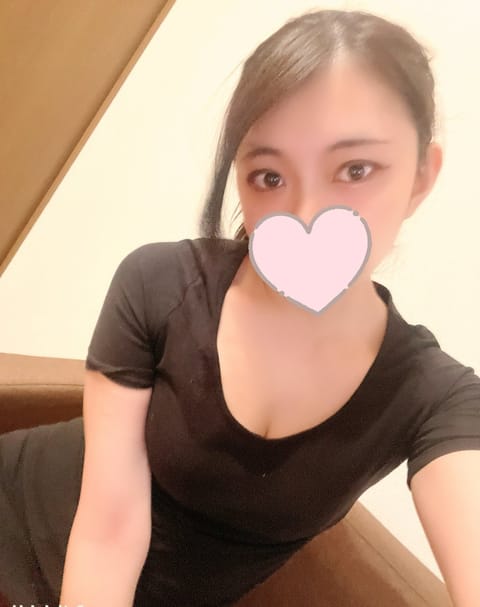 まったりな夜にしませんか？🐈‍⬛  
いっぱい癒される準備して待ってます🤍  
ご予約・お問い合わせお待ちしてま