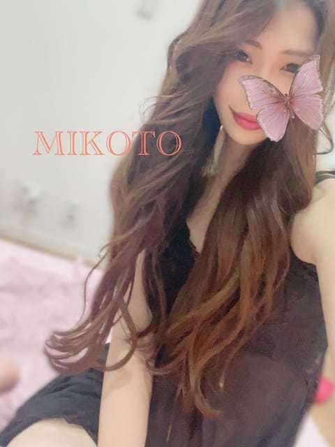 今日から神楽坂AROMAnticに
出勤させてもらうことになりました🥰

たくさん素敵なご縁がありますように🩵.。