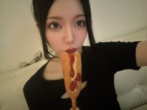 頑張って起きた！出勤！23:30までいるよ🥰