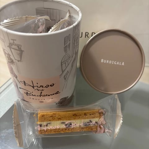 先程はありがとうございました♡
今日も褒めてくださって本当にうれしい☺️🌷
いつも差し入れありがとう❤︎お菓子選びのセン