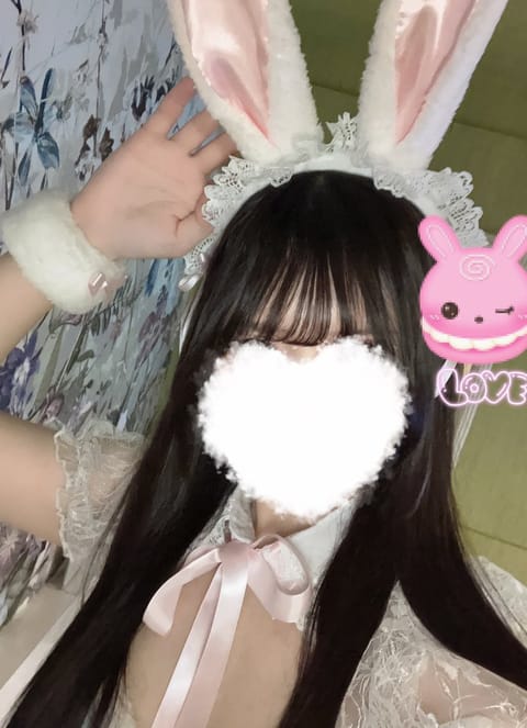 本日出勤です！
埋まっている枠もあるのでご予約お早めにお願いします☺️✨  https://twitter.com/je