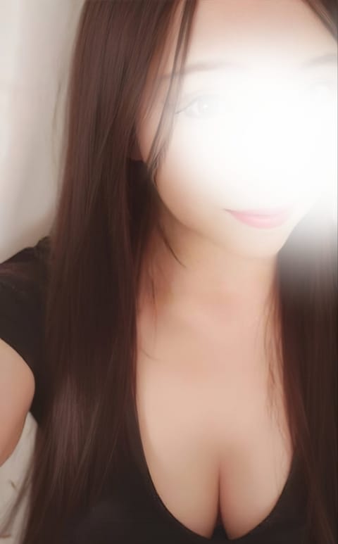 𝐓𝐡𝐮𝐫𝐬𝐝𝐚𝐲
こんばんは🤍

画像が全部使えないみたいなので
仕方なく、昔のです🤳😇

すっかり寒いので皆さん暖かく
