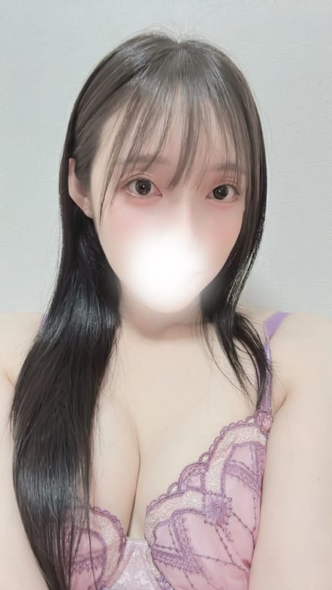 昨日も本指名さまで🈵枠👏
ありがとうございました！

🌼来週のシフト🌼
8/12 水　19:30-3:00
8/13 木