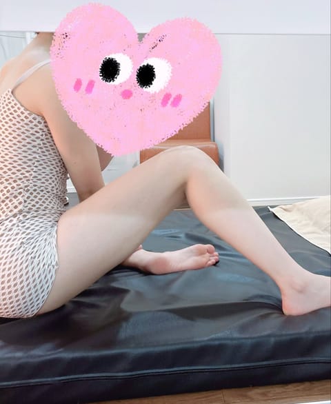 藤原あやです🌹
本日20:00〜翌5:00まで、渋谷でお待ちしています！

落ち着いた雰囲気の中で、
ちょっぴりえっちに