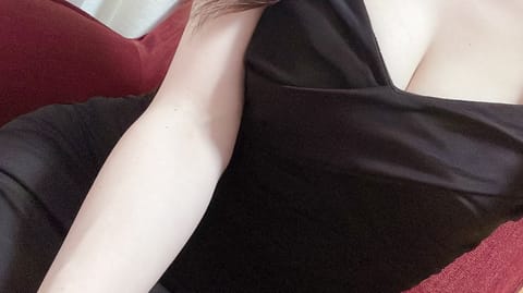 こんばんは✨
本日20-23時で本町ルーム出勤してます( * ॑꒳ ॑*)オイル温めておまちしてますね💖